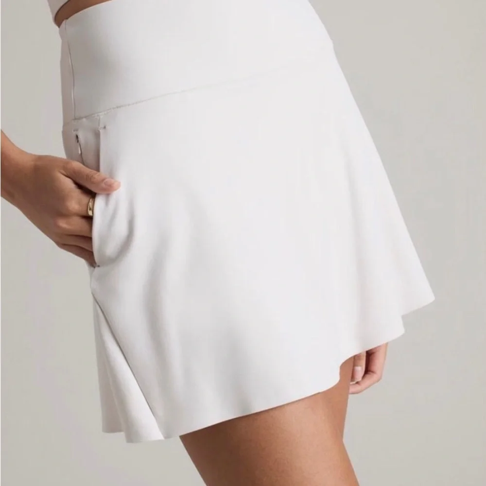 RHONE Course to Court 14-Inch Sport Skort Snow White Size Small - Picture 2 of 12